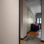 Cozy Urban 1br Nest With Balcony Charm *