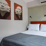 Cozy Urban 1br Nest With Balcony Charm