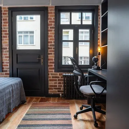 公寓 Cozy Urban 1br Nest With Balcony Charm