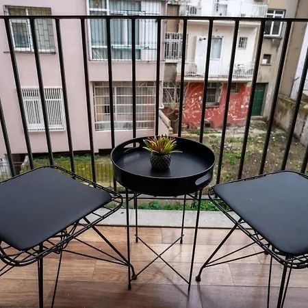 Cozy Urban 1br Nest With Balcony Charm 公寓 伊斯坦布尔