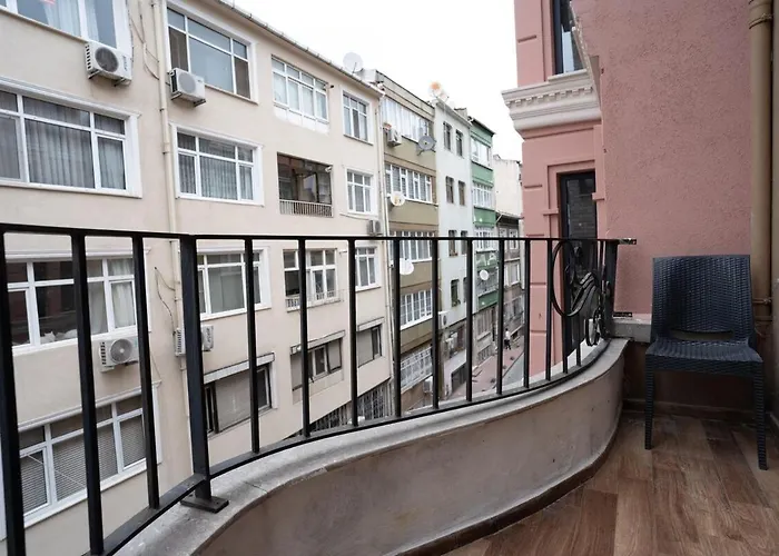 Cozy Urban 1br Nest With Balcony Charm 公寓 伊斯坦布尔
