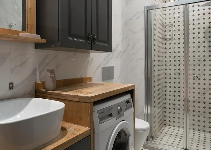 Cozy Urban 1br Nest With Balcony Charm * 伊斯坦布尔