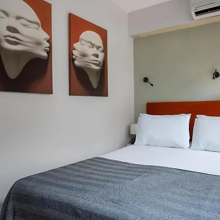 Cozy Urban 1br Nest With Balcony Charm